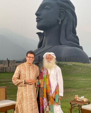 Image post by @vikramsampath on Instagram