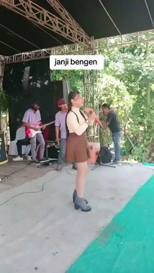 Video post by @da7april on TikTok