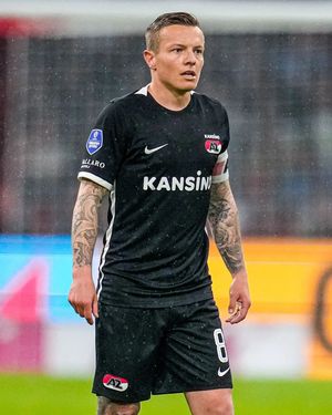 Image post by @azalkmaar on Instagram