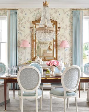 Image post by @julieneilldesigns on Instagram