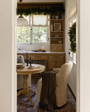 Image post by @shoppeamberinteriors on Instagram