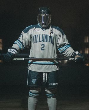 Image post by @everythingcollegehockey on Instagram