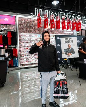 Image post by @shoepalace on Instagram