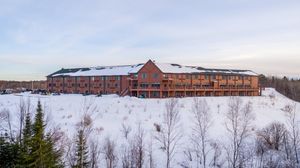 Image post by @grandelylodge on Facebook