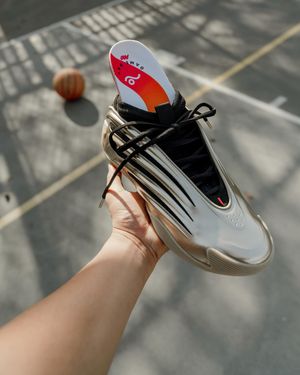 Image post by @moveinsoles on Instagram
