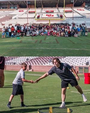 Image post by @ou_football on Instagram