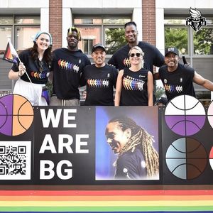 Image post by @nyliberty on Facebook