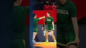 Video post by @basketballaus on YouTube