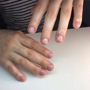 Image post by @nestanails on Instagram