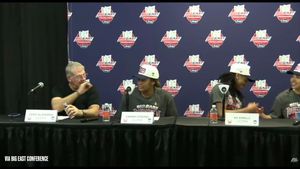 Video post by @SNYUConn on Twitter