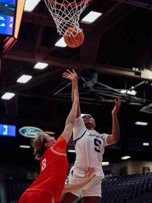 Image post by @izzypalmisanophotography on Instagram