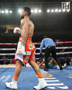 Image post by @daznboxing on Instagram