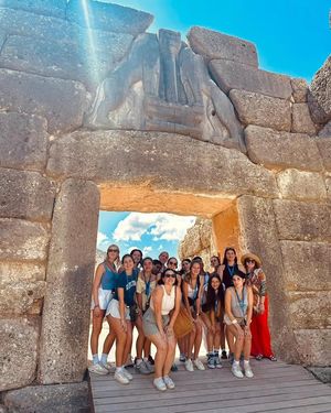 Image post by @putneystudenttravel on Facebook