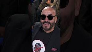 Video post by @telemundo on YouTube