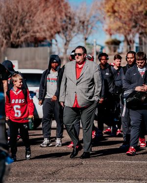 Image post by @unmlobofb on Instagram