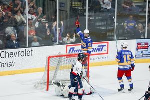 Image post by @iceraysnahl on Instagram