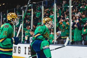 Image post by @NDHockey on Twitter