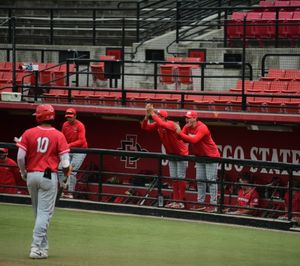 Image post by @unmlobobaseball on Instagram