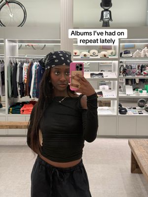 Video post by @chvmeleon on TikTok