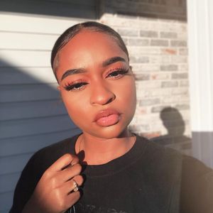 Image post by @tayllorlloyd on Instagram