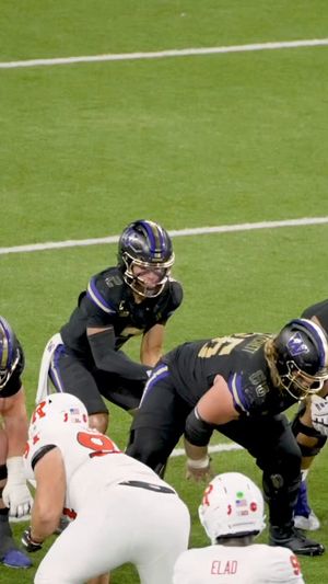 Video post by @UWAthletics on Twitter
