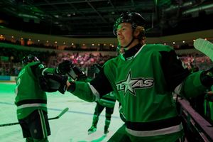 Image post by @txstarshockey on Instagram