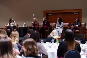 Image post by @kacystandohar on Twitter