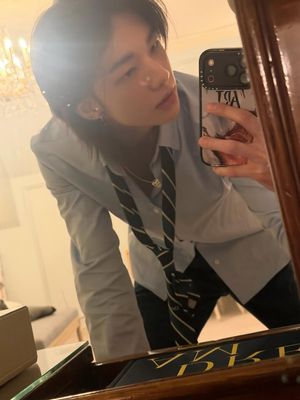 Image post by @ellemenhk on Instagram