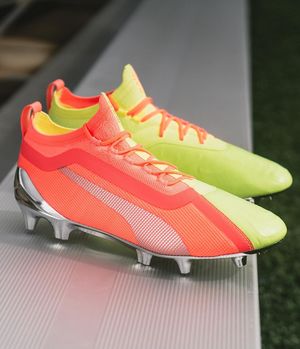 Image post by @soccerdotcom on Instagram