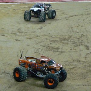 Image post by @monstertruckdaily on Instagram