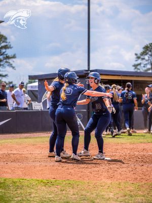 Image post by @csubucssoftball on Instagram