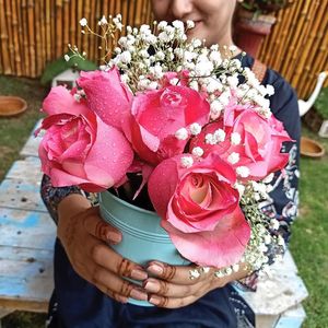 Image post by @sayitwithflowerspk on Facebook