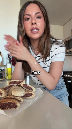 Video post by @anyaweitz on TikTok