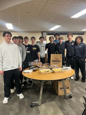 Image post by @elksbasketball on Instagram