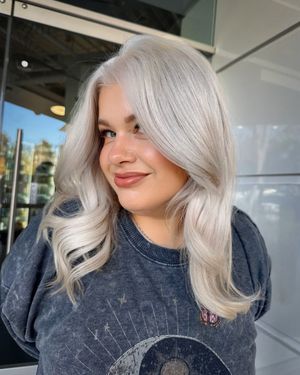 Image post by @dangerjonesbalayage on Instagram