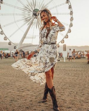Image post by @lasunspraytan on Instagram