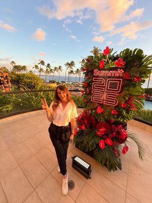 Image post by @jennaezarik on Instagram