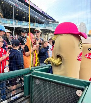 Image post by @clehotdogs on Instagram