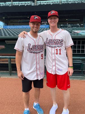Image post by @greatlakesloons on Twitter