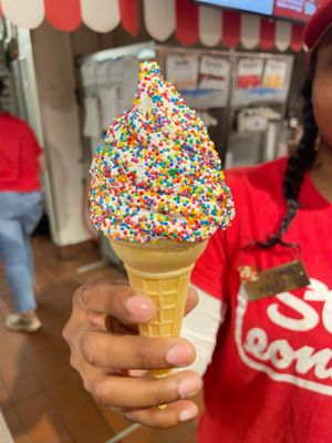 Image post by @stewleonards on Instagram
