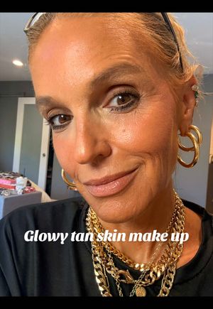 Video post by @shop.with.caroline on TikTok