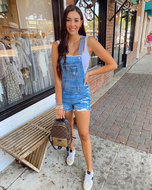 Image post by @sabrinanoellee on Instagram
