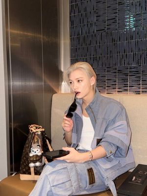 Image post by @ellemenhk on Instagram