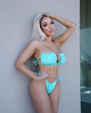 Image post by @nataliadavisofficial on Instagram