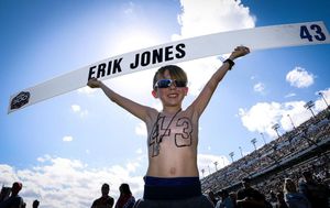 Image post by @erik_jones on Instagram