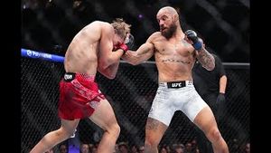 Video post by @ufcespanol on YouTube