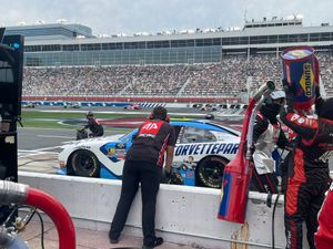 Image post by @bradperezracing on Twitter