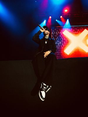 Image post by @nickyjam on Instagram