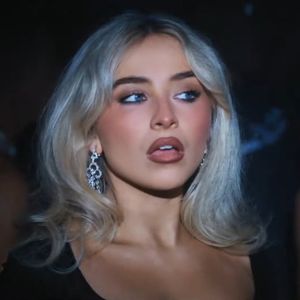 Image post by @slaybrinacarpenterr on Instagram