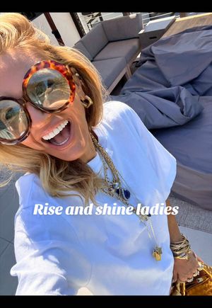 Video post by @shop.with.caroline on TikTok
